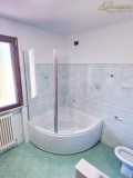 VICTORIA 130 x 130 VASCA DA BAGNO ANGOLARE 