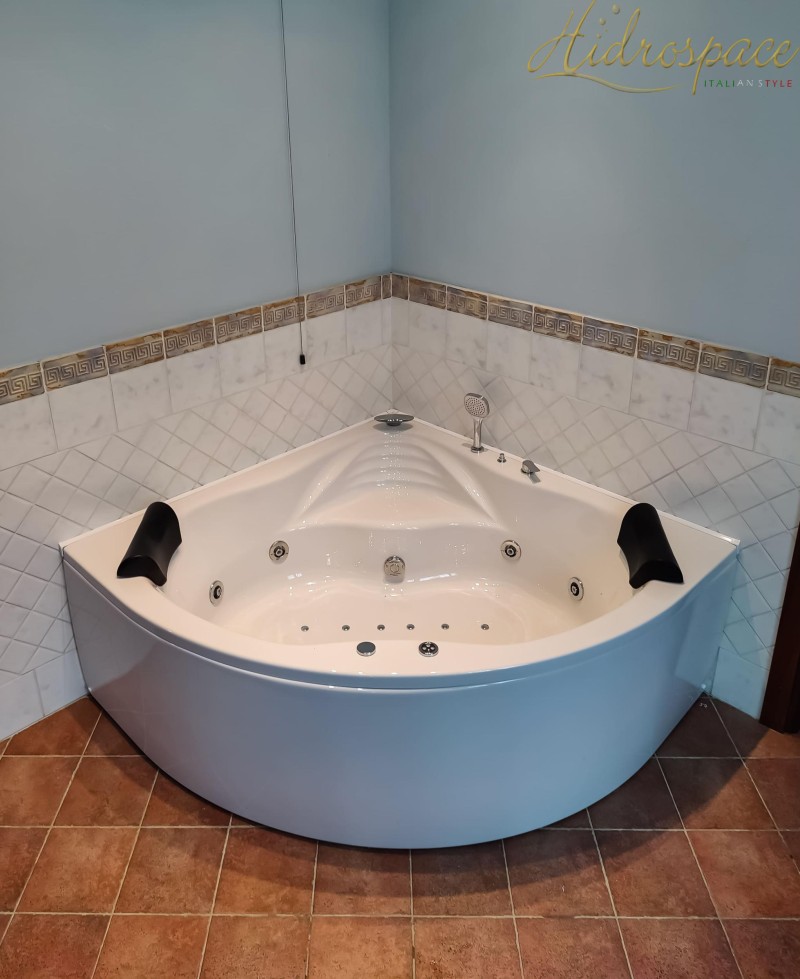 VICTORIA 140 x 140 VASCA DA BAGNO IDROMASSAGGIO ANGOLARE CON SEDUTA 